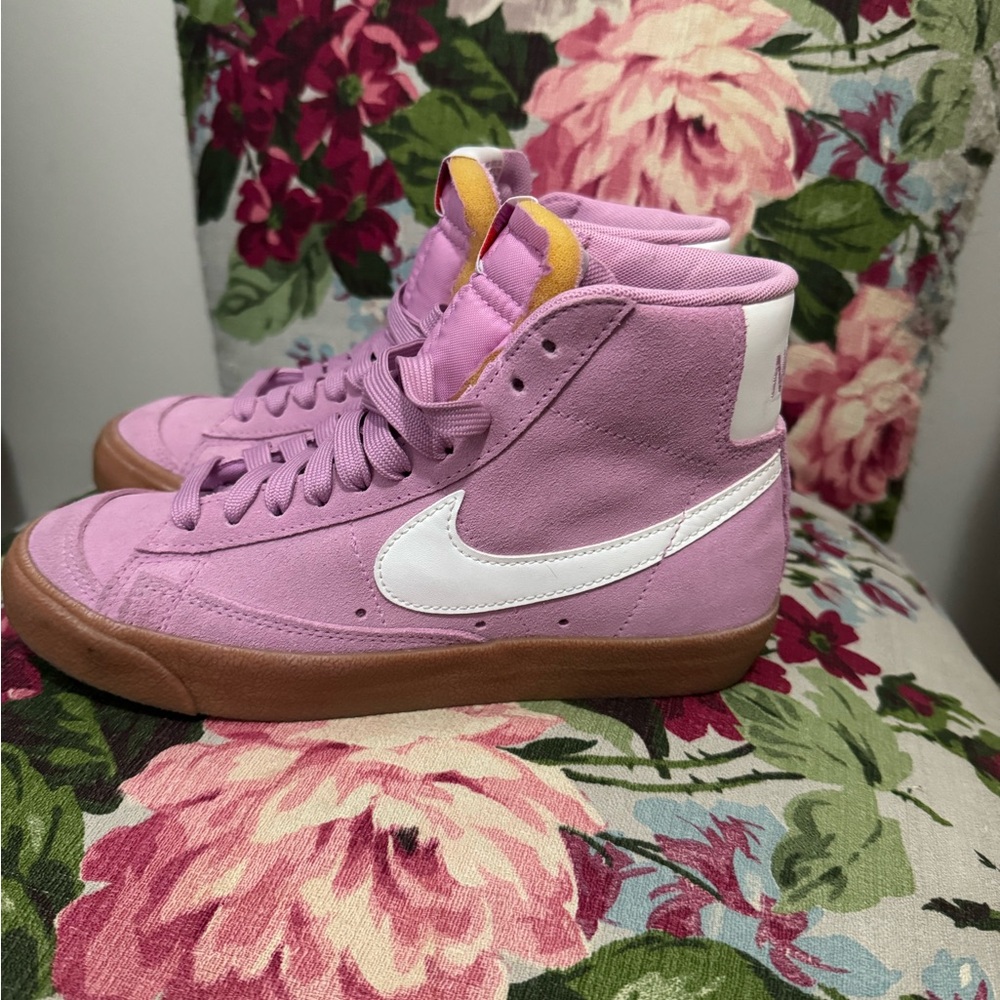 Beautiful pink lilac suede Nike court shoes